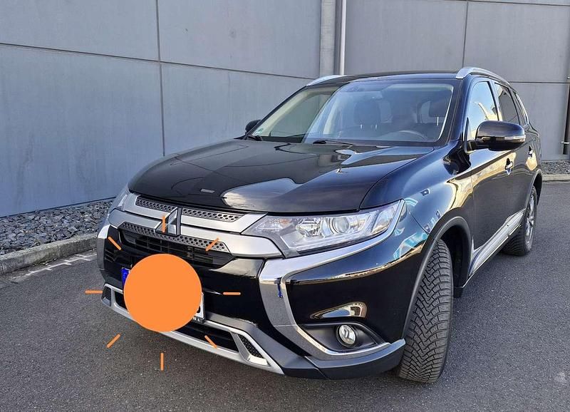 Używany Mitsubishi Outlander Active 150 KM (110 kW) 2019 Czarny SUV
