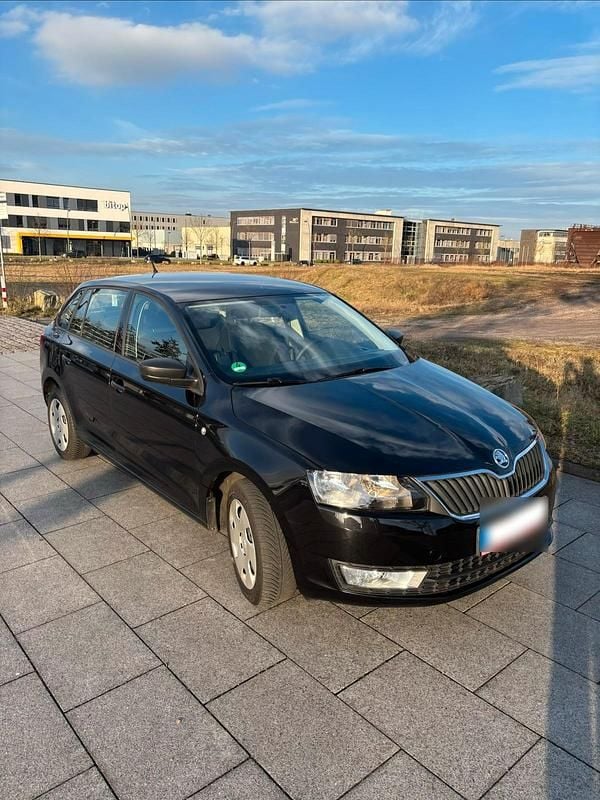 Second-hand Skoda Rapid 86 CP (63 kW) 2015 Negru Hatchback