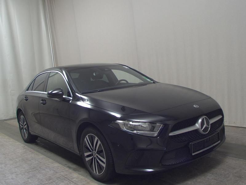Gebraucht Mercedes A200 Progressive 150 PS (110 kW) 2021 Schwarz Limousine