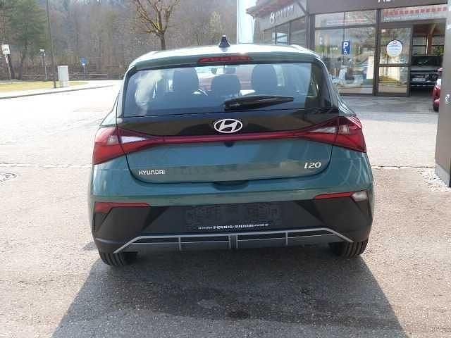 Neu Hyundai i20 Select 79 PS (58 kW) 2025 Grün Limousine