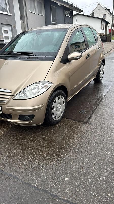 Gebraucht Mercedes A150 95 PS (69 kW) 2007 Gold Kleinwagen