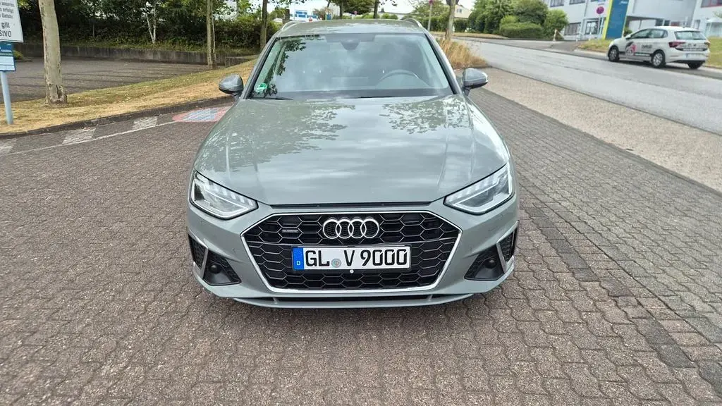 Gebraucht Audi A4 S-Line 190 PS (139 kW) 2020 Grau Kombi