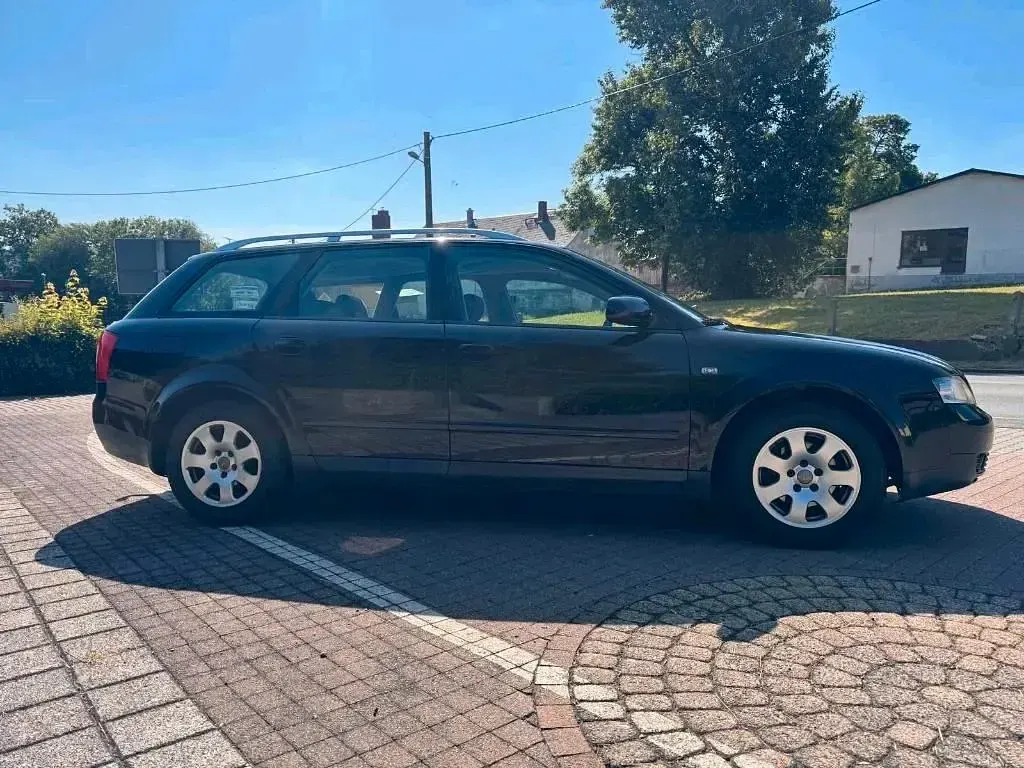Gebraucht Audi A4 130 PS (95 kW) 2001 Schwarz Kombi