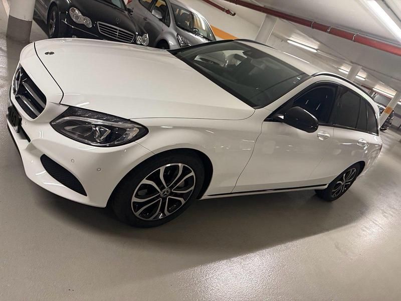 Weiß Gebraucht 2018 Mercedes C250 Kombi | 24.000 € (Fairer Preis) - Bild 1/4