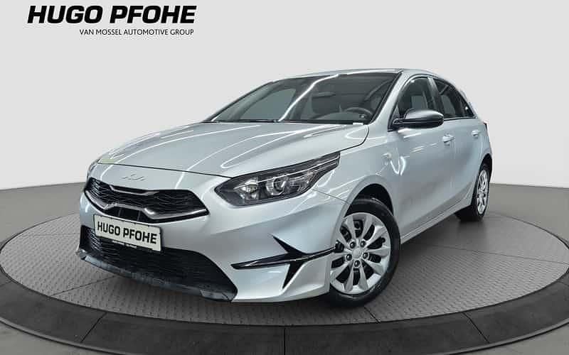 Silber Gebraucht 2025 Kia Ceed Sportswagon Edition 7 Kombi | 18.980 € (Superpreis) - Bild 1/4