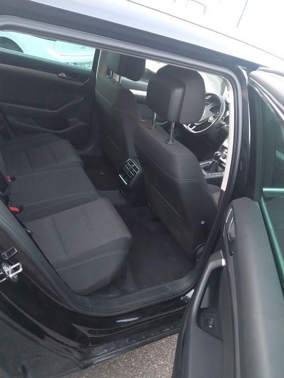 Gebraucht VW Passat Trendline 150 PS (110 kW) 2015 Schwarz Kombi