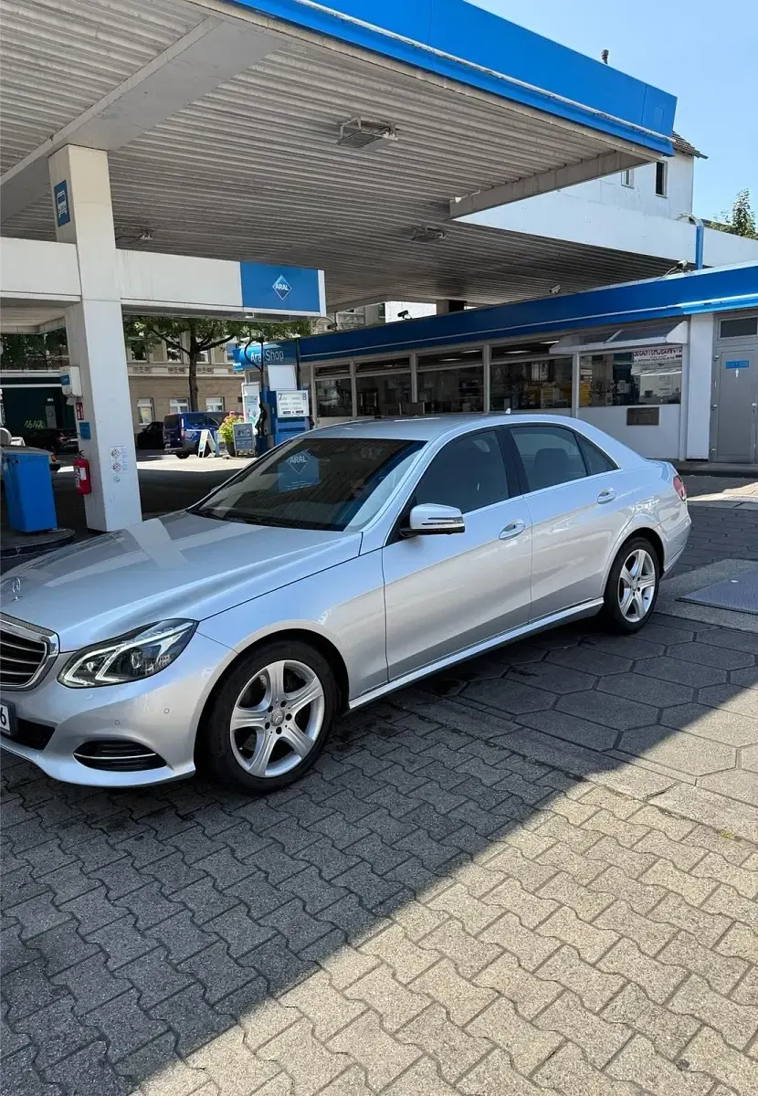 Second-hand Mercedes E250 211 CP (155 kW) 2013 Argintiu Berlinǎ
