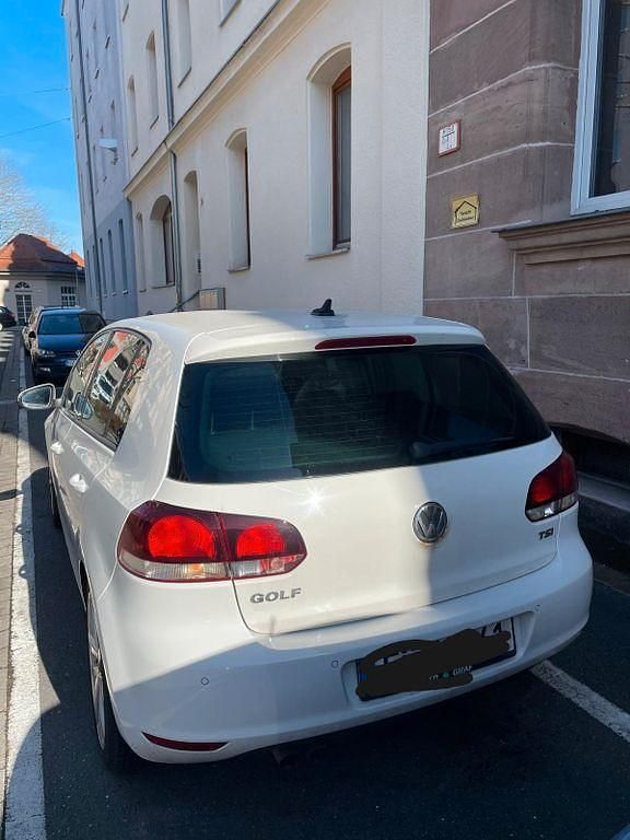 Gebraucht VW Golf VI Highline 122 PS (89 kW) 2010 Weiß Kleinwagen