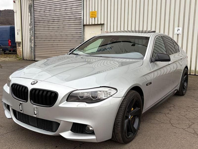 Silber Gebraucht 2010 BMW 525 Sport Line Limousine | 8.200 € (Fairer Preis) - Bild 1/4