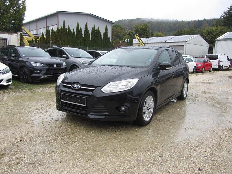 Schwarz Gebraucht 2011 Ford Focus Trend Kombi | 4.900 € (Fairer Preis) - Bild 1/4