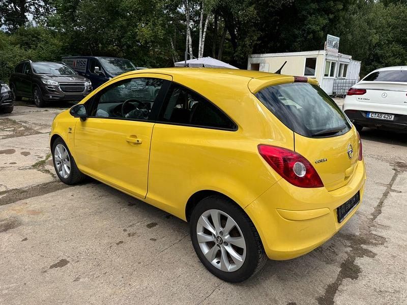 Usata Opel Corsa Active 75 CV (55 kW) 2013 Utilitaria