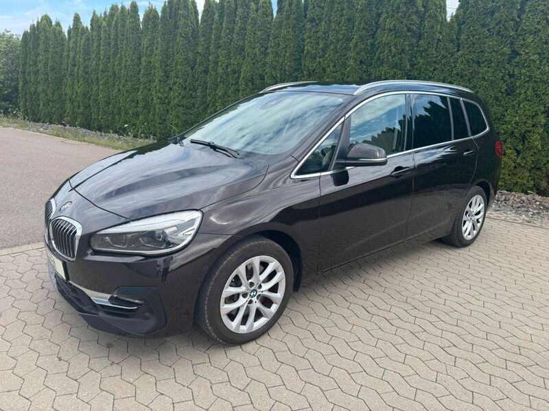 Braun Gebraucht 2019 BMW 220 Gran Tourer Luxury Line Van / Kleinbus | 20.790 € (Fairer Preis) - Bild 1/4