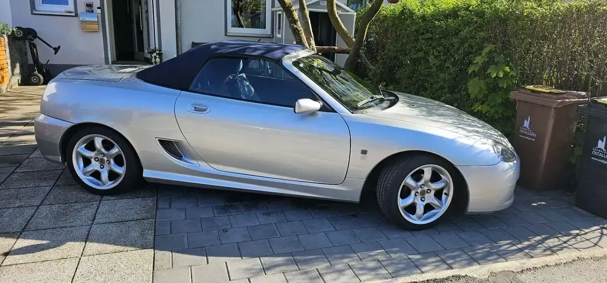 Gebraucht MG TF 136 PS (100 kW) 2004 Silber Cabrio