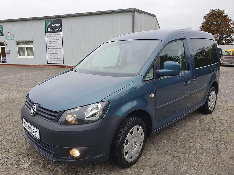 Grün Gebraucht 2015 VW Caddy Team Van / Kleinbus | 9.980 € (Etwas zu teuer) - Bild 1/4