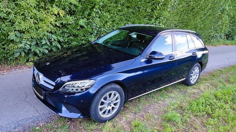 Blau Gebraucht 2019 Mercedes C200 Kombi | 21.500 € (Guter Preis) - Bild 1/4