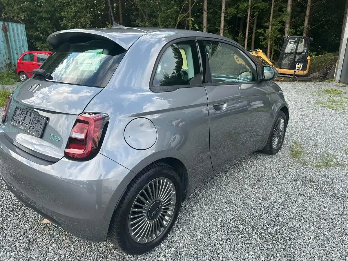 Gebraucht Fiat 500e Action 69 kW (95 PS) 2021 Grau Kleinwagen