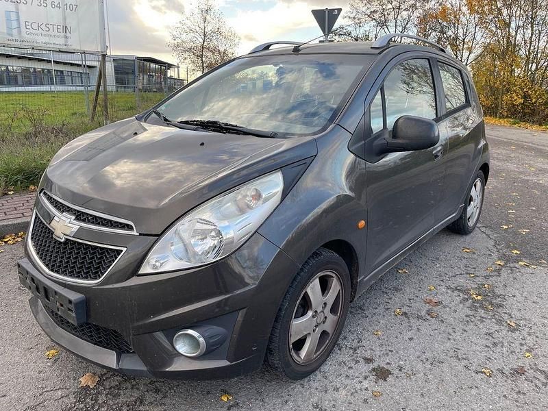 Braun Gebraucht 2011 Chevrolet Spark LT Kleinwagen | 1.599 € (Superpreis) - Bild 1/4