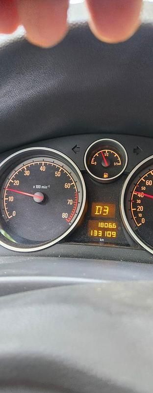 Grau Gebraucht 2009 Opel Astra Selection Kombi | 4.500 € (Fairer Preis) - Bild 1/4
