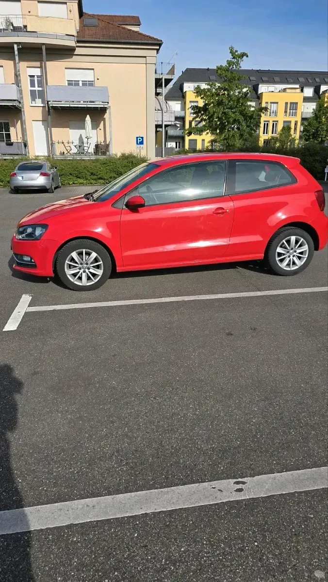 Gebraucht VW Polo 60 PS (44 kW) 2016 Rot Kleinwagen