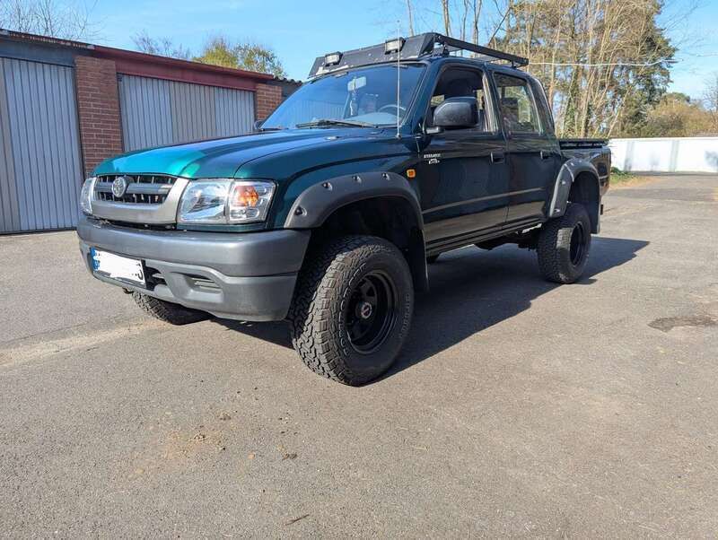 Grün Gebraucht 2002 Toyota HiLux Abholung | 14.000 € (Fairer Preis) - Bild 1/4