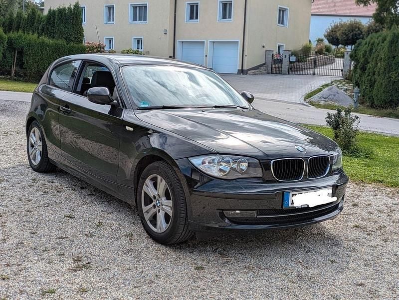 Schwarz Gebraucht 2010 BMW 116 Kleinwagen | 2.999 € (Superpreis) - Bild 1/4