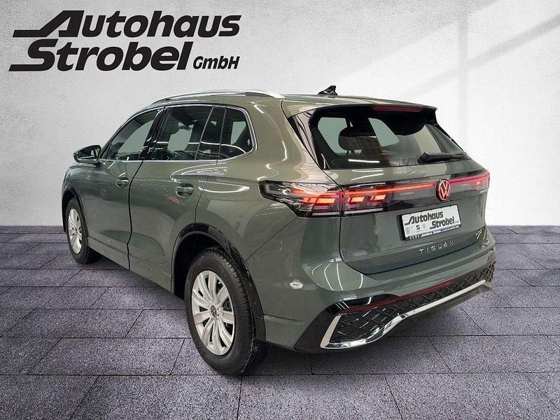 Neu VW Tiguan R-line 150 PS (110 kW) 2026 Grün SUV