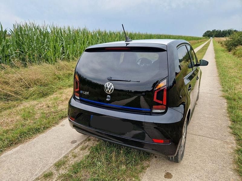 Gebraucht VW e-up! Comfortline 61 kW (83 PS) 2021 Schwarz Kleinwagen