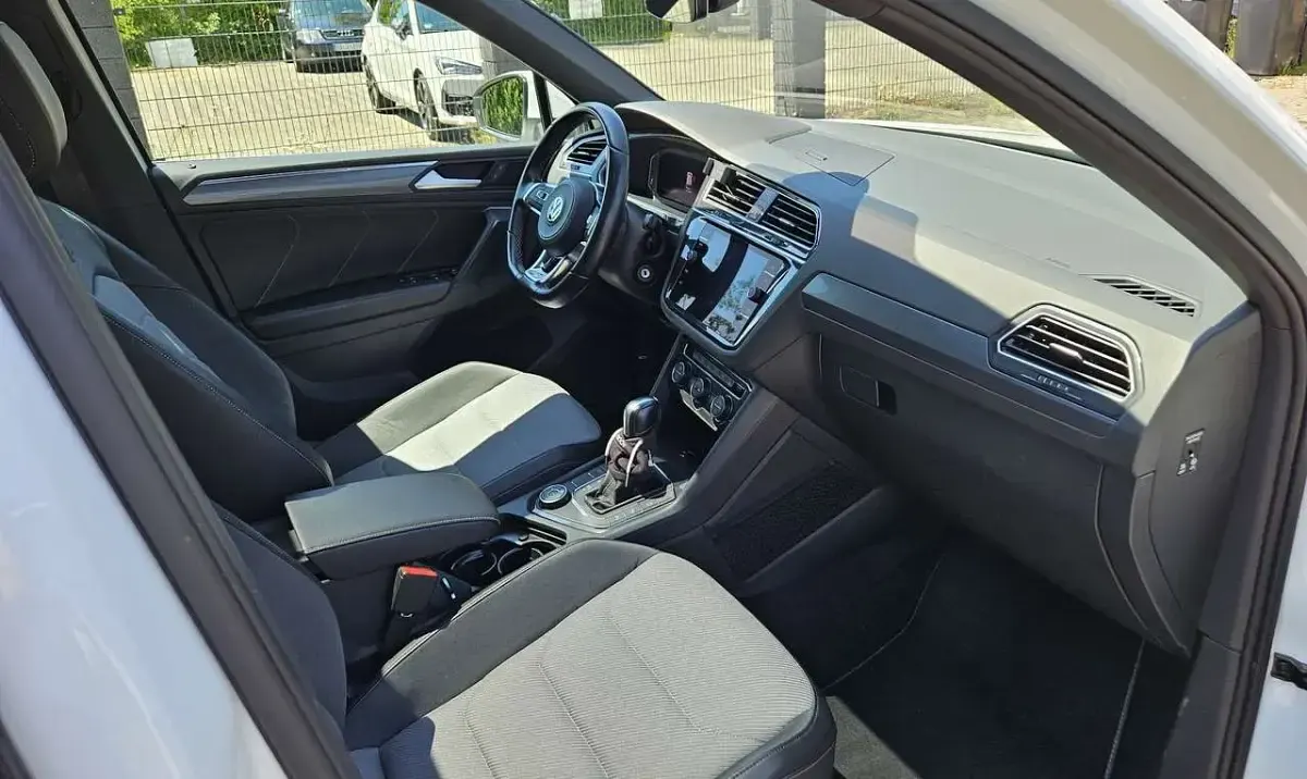 Gebraucht VW Tiguan R-line 239 PS (175 kW) 2020 Weiß SUV