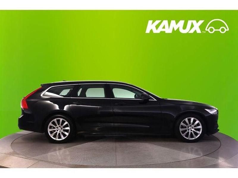 Gebraucht Volvo V90 Momentum 190 PS (139 kW) 2020 Schwarz Kombi