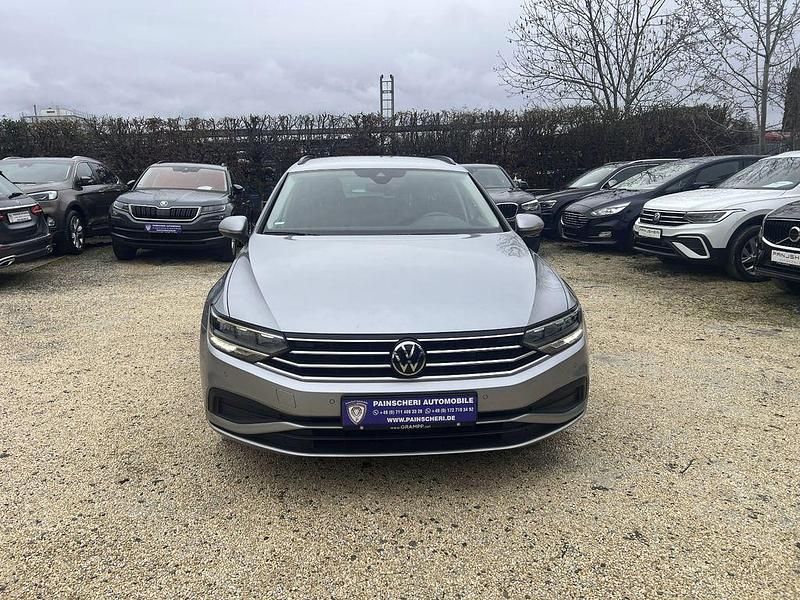 Gebraucht VW Passat 150 PS (110 kW) 2022 Pyrit silber Kombi