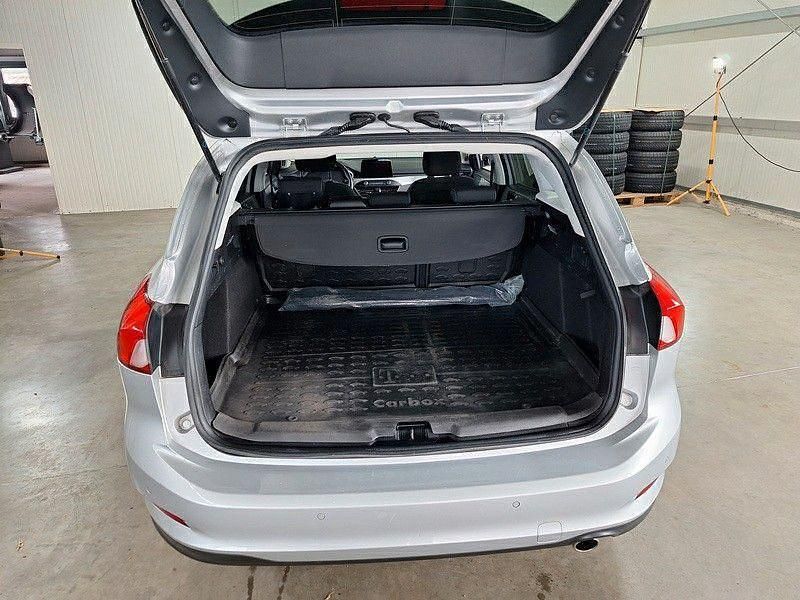 Gebraucht Ford Focus Cool & Connect 120 PS (88 kW) 2020 Silber Kombi