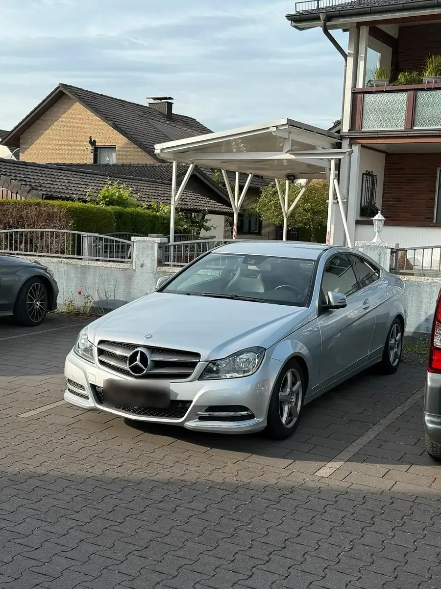Gebraucht Mercedes C180 2012 Silber Coupé