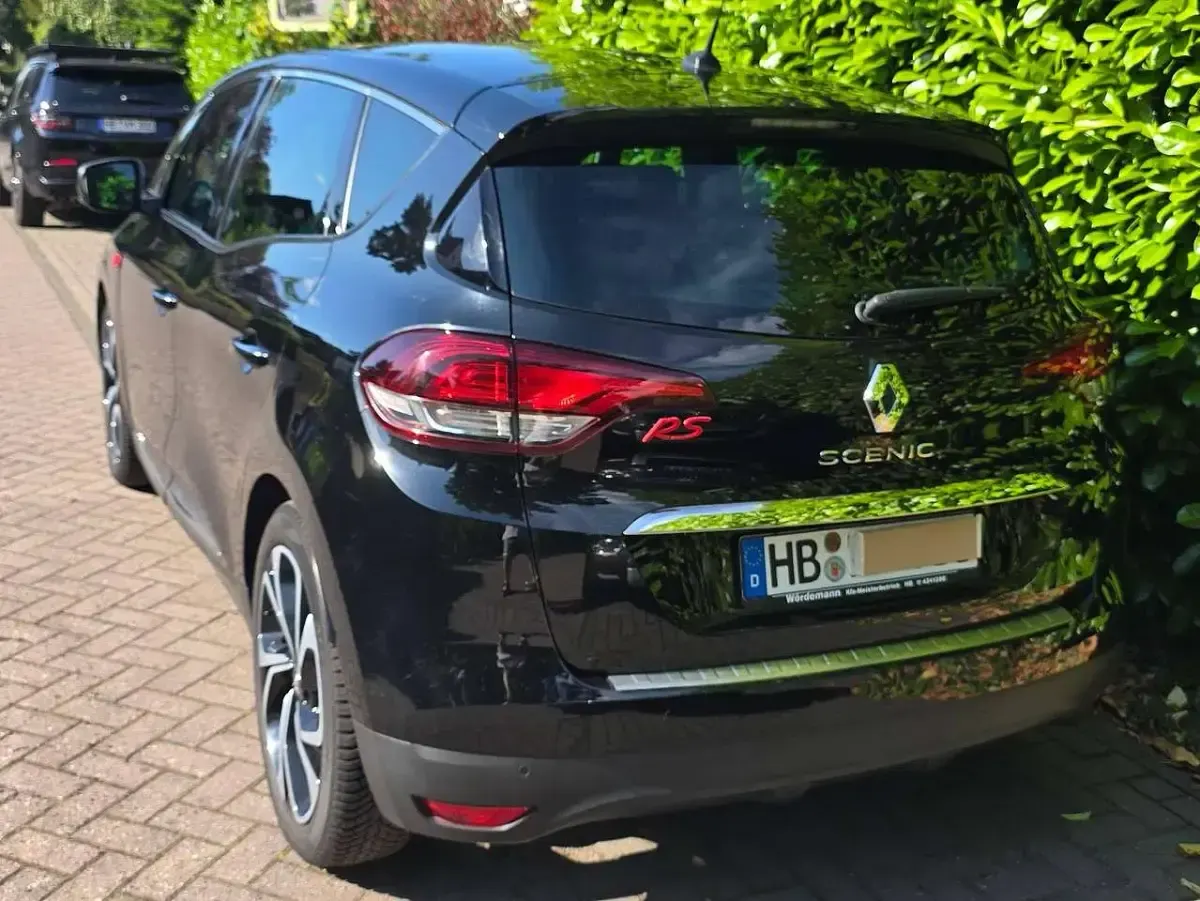 Gebraucht Renault Scénic III Bose Edition 132 PS (97 kW) 2017 Schwarz Van / Kleinbus