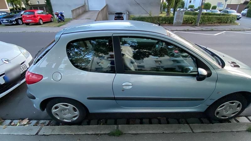 Blau Gebraucht 2002 Peugeot 206 Kleinwagen | 1.450 € (Fairer Preis) - Bild 1/4