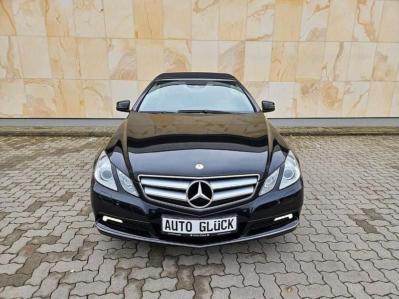 Gebraucht Mercedes E250 204 PS (150 kW) 2010 Schwarz Cabrio