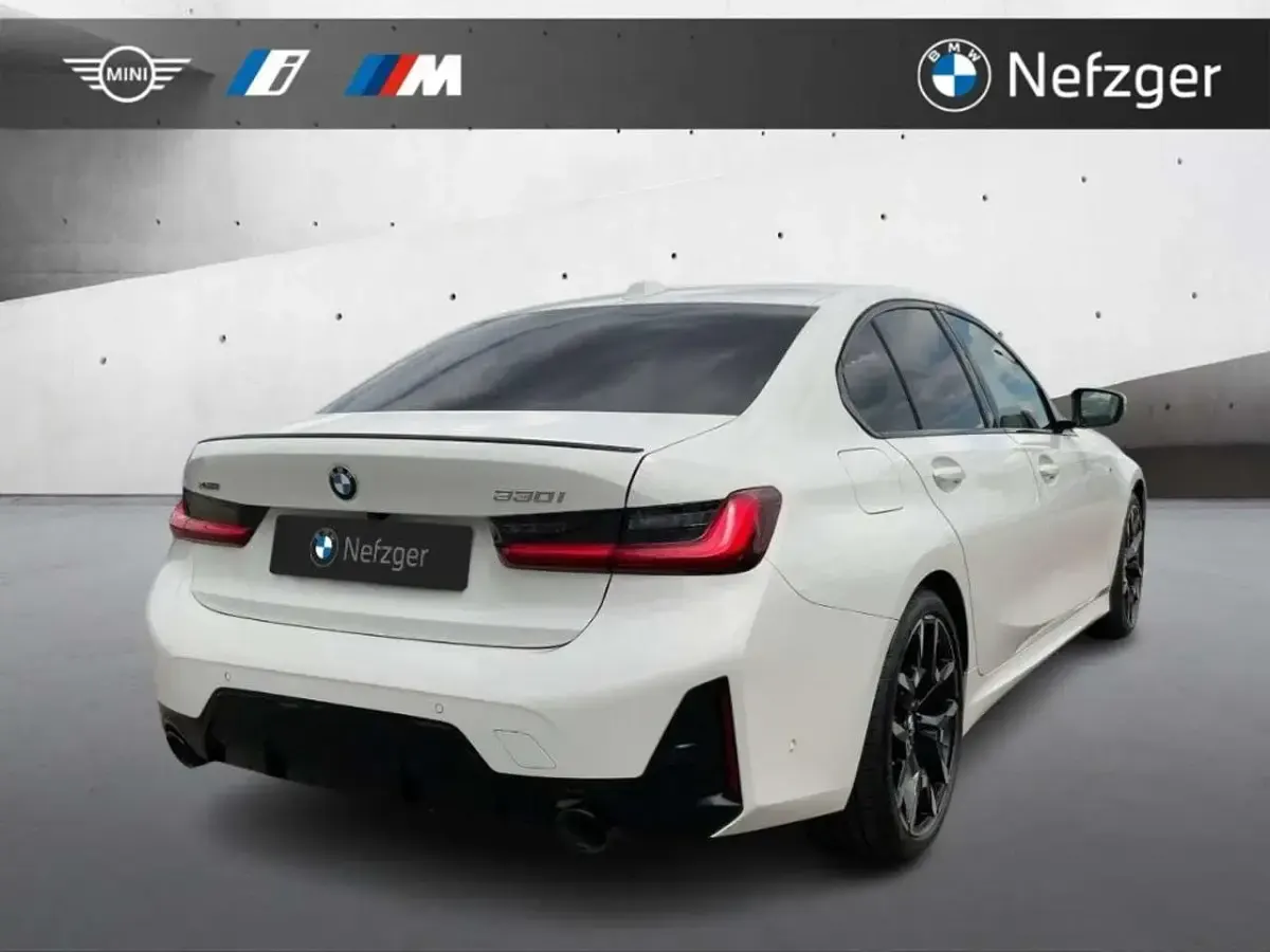Gebraucht BMW 330 M Sport 245 PS (180 kW) 2025 Alpinweiss iii Limousine