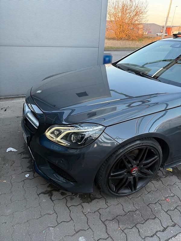 Gebraucht Mercedes E350 306 PS (225 kW) 2013 Grau Limousine
