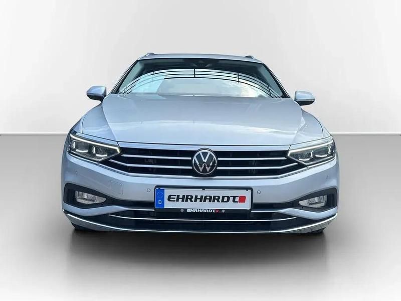 Gebraucht VW Passat Elegance 200 PS (147 kW) 2022 Silber Kombi