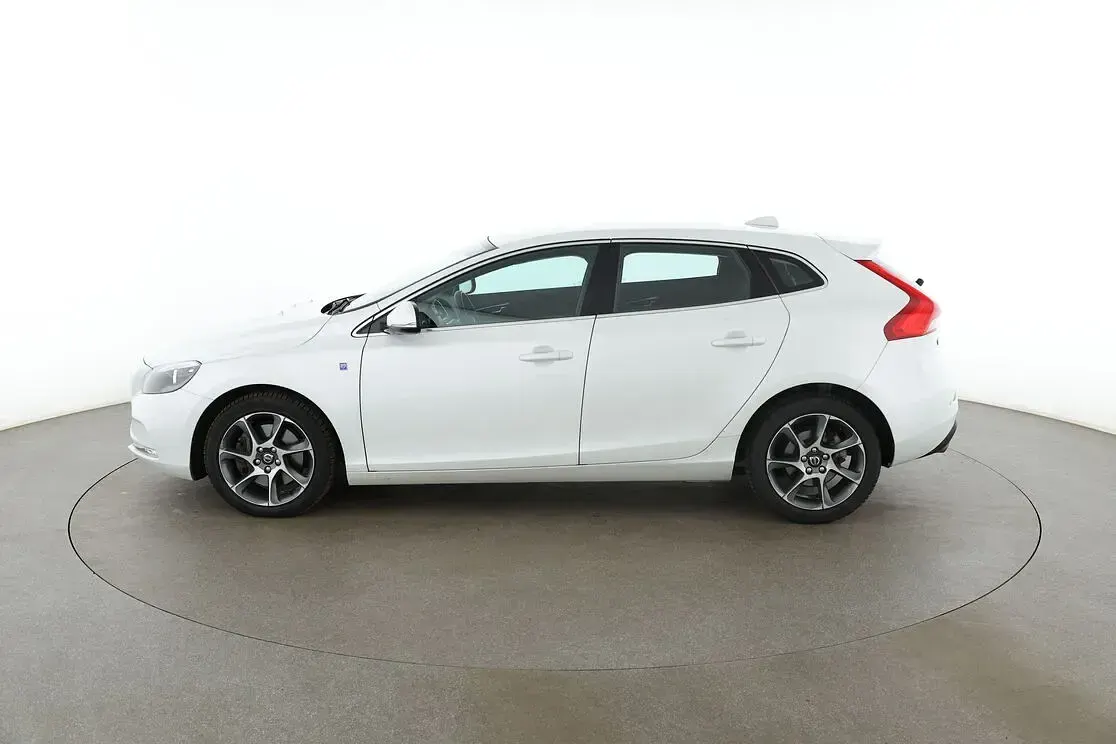 Gebraucht Volvo V40 Ocean Race 190 PS (139 kW) 2016 Weiß Kombi