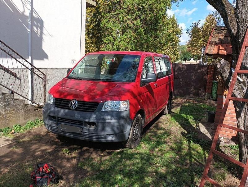 Gebraucht VW Transporter 105 PS (77 kW) 2006 Rot Van