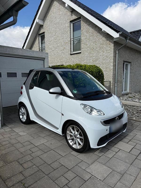 Gebraucht Smart ForTwo Cabrio 71 PS (52 kW) 2013 Weiß Cabrio