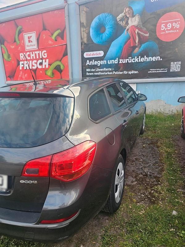 Usata Opel Astra 101 CV (74 kW) 2011 Grigio Berlina