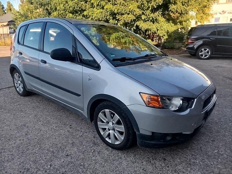 Silber Gebraucht 2011 Mitsubishi Colt Edition Limousine | 2.900 € (Fairer Preis) - Bild 1/4