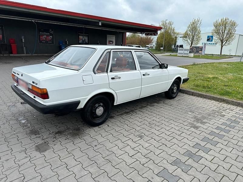 Second-hand Audi 80 55 CP (40 kW) 1979 Alb Berlinǎ