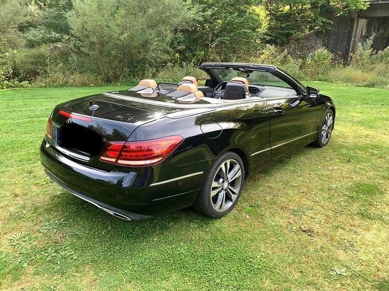 Second-hand Mercedes E220 170 CP (125 kW) 2016 Negru Cabrio