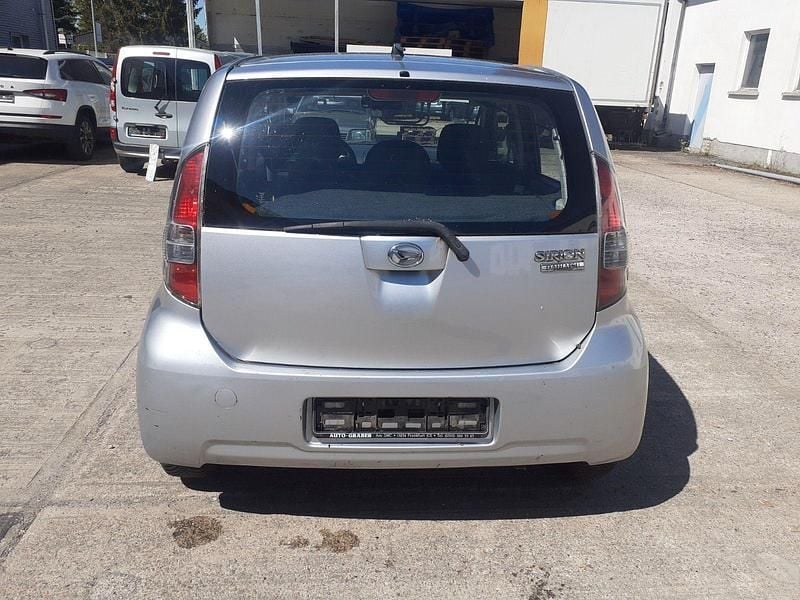 Gebraucht Daihatsu Sirion 69 PS (50 kW) 2009 Silber Kleinwagen