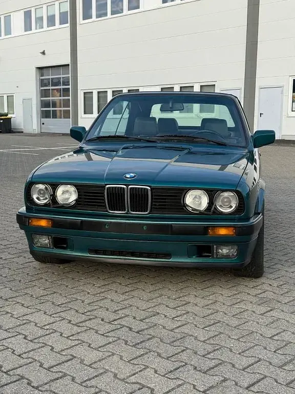 Gebraucht BMW 325 Cabriolet Sport Line 170 PS (125 kW) 1991 Grün Cabrio