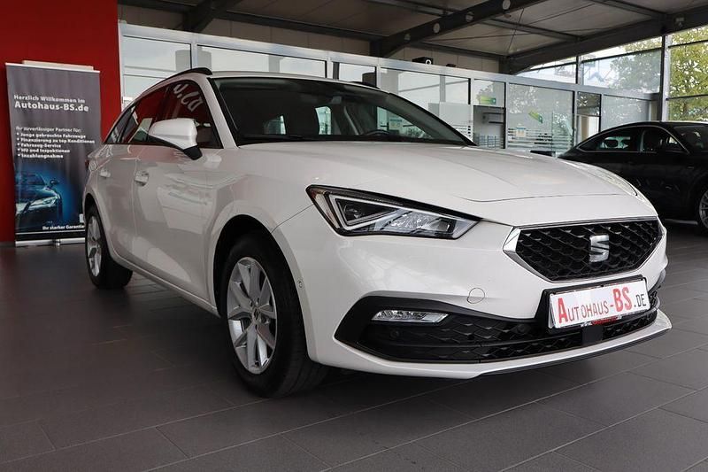 Second-hand Seat Leon 150 CP (110 kW) 2022 Alb Berlinǎ