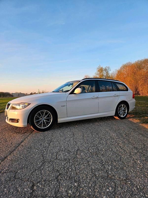 Gebraucht BMW 316 116 PS (85 kW) 2010 Weiß Kombi