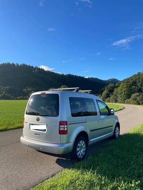 Gebraucht VW Caddy 105 PS (77 kW) 2011 Silber Van / Kleinbus